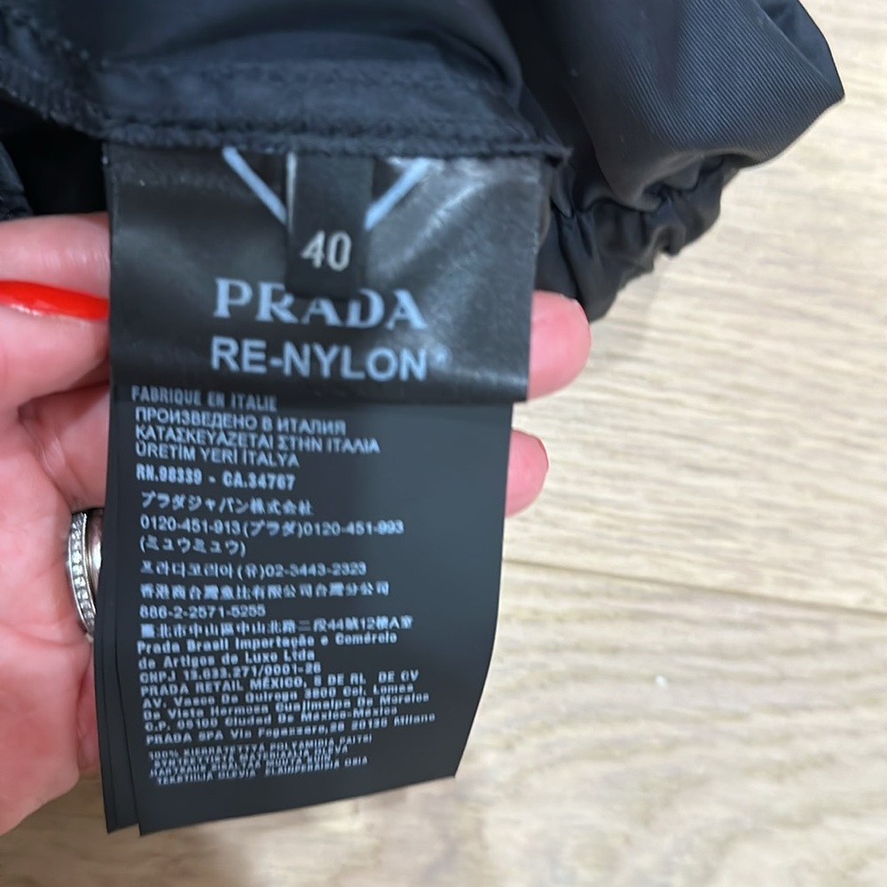 Prada shorts - Picture 7 of 9